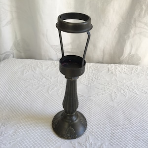 Vintage Kerzenhalter mit Bronze-Finish. Säulenkerzenhalter. Schattenhalter über dem Kerzenständer.