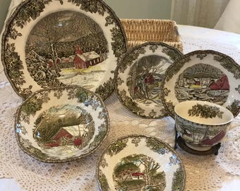 Vajilla inglesa vintage "You Pick Johnson Brothers The Friendly Village". Adquiera 6 cubiertos, piezas individuales y juegos.