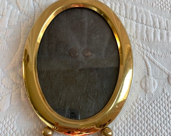 Vintage Solid Brass Oval Frame 4 1/8" X 5 5/8". Hand Polished and Lacquer Coated. Round Feet on Bottom. Tabletop Stand, Black.