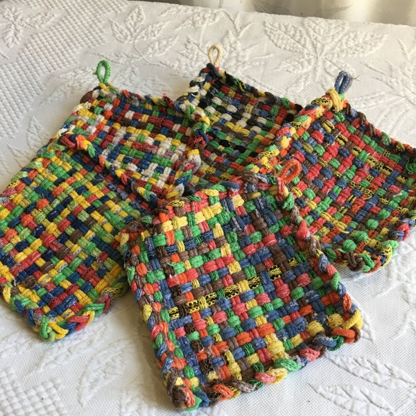 Vintage 5 Multi-Color Hot Pads Made using a Metal or Plastic Loom for Loops. Potholders in the Old Style that Grandma Used.