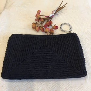 Vintage 1950s Lucite and Black String Crochet Clutch Twisted Lucite Decorative Ring Ornament. Top Zipper and Inside Pocket.