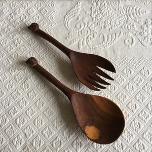 Vintage African Leopard Salad Set of Fork and Spoon with Hand Carved Leopard Heads and Spotted Handles. Beautiful and Well Made.