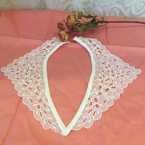 Vintage Sheer Openwork Collar. Sheer Embroidered Leaf Designs on Lapel Style Collar. White Sheer Feminine Collar.