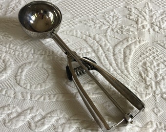 Vintage Farberware glassskopa. Gummihållare för tummar och fingrar för komfort vid servering. Enkel att använda för festbufféservering.