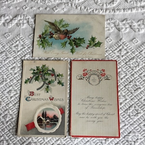 3 cartes postales de Noël antiques victoriennes. Deux timbres d’un cent Ben Franklin et George Washington. Grande décoration de Noël.