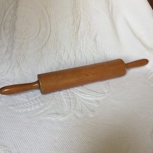 Vintage Wood Rolling Pin With Non-Turning Handles. Shiny Finish. Wooden Rolling Pin Ready for Pie and Cookie Making.