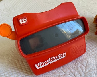 Vintage 1970's or 1980's View-Master 3D Red Reel Viewer for Round Flat Reels. Great Kid Entertainment to Have Around. Adult Too.