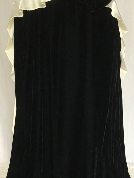 Vintage White Satin and Black Velvet Evening Dres… - image 4