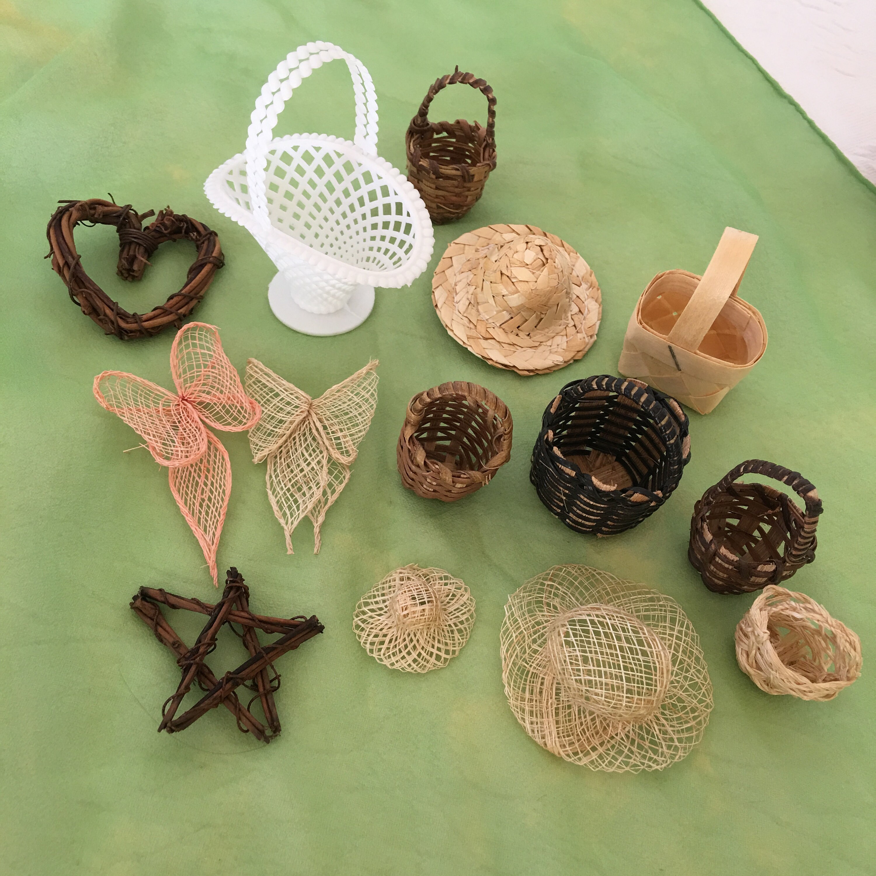 Vintage 14 Mini Baskets Hats and Wreaths for Doll House. Etsy