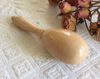 Huevo de zurcir vintage. Elija entre 3 colores: huevos de zurcir pintados en verde crema, rosa o negro. Para usar o exhibir.