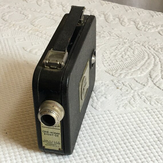 Vintage 1958 Cine-kodak Eight-25. Eastman Kodak Co., Kodachrome