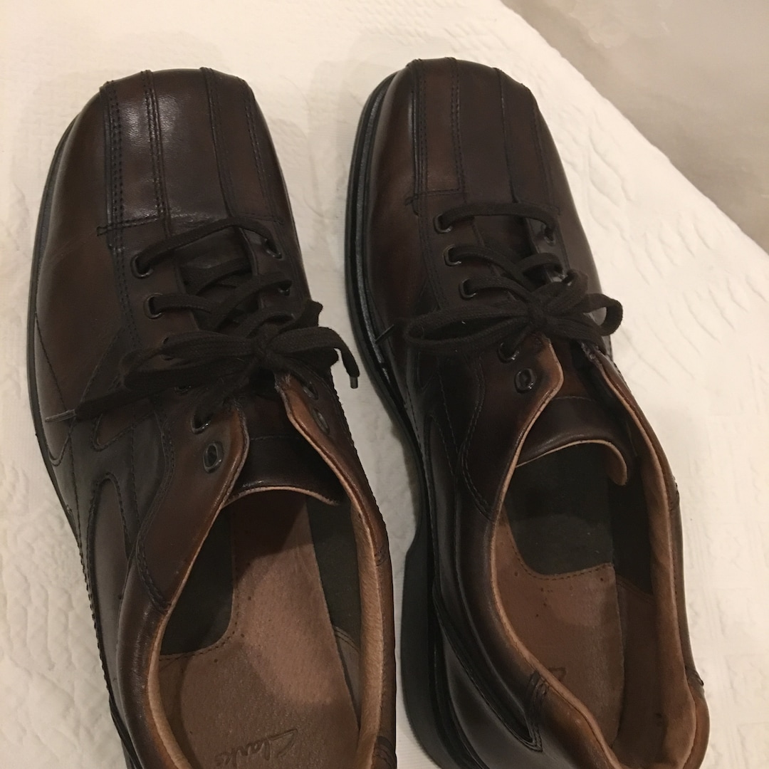 Great Stylish Clarks Work Shoes for the Man. Size 11 1/2  display picture 1