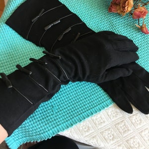 Vintage 1960s Size 7 1/2 Black Cotton Gloves. Lovely, Elegant Gloves With 4 Vinyl Bows and Cording Stripes. Made in Italy.