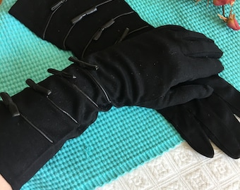 Vintage 1960s Size 7 1/2 Black Cotton Gloves. Lovely, Elegant Gloves With 4 Vinyl Bows and Cording Stripes. Made in Italy.