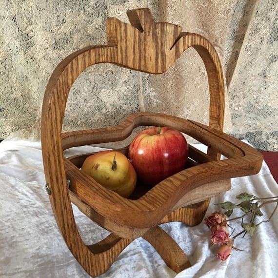 Vintage Holz Obstschale. Handgefertigte Holz ausgeschnitten Obstkorb Schale Falten. Speichern Sie so flach Korb auf Ständer, erstreckt sich bis Obst in Gebrauch zu halten
