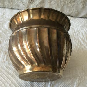 Vintage Brass Planter. Solid Brass Fluted Round Planter Pot.