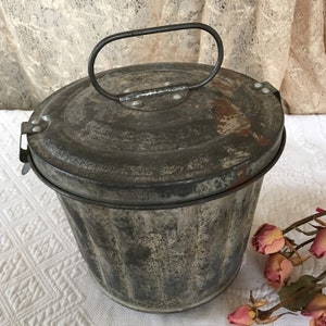 Antique Tin Mold With Lid, Latches and Handle. Beautiful Ridged or Straight Sided Mold. Silver Tin Medium Sized Mold W/ Lid and Clips.
