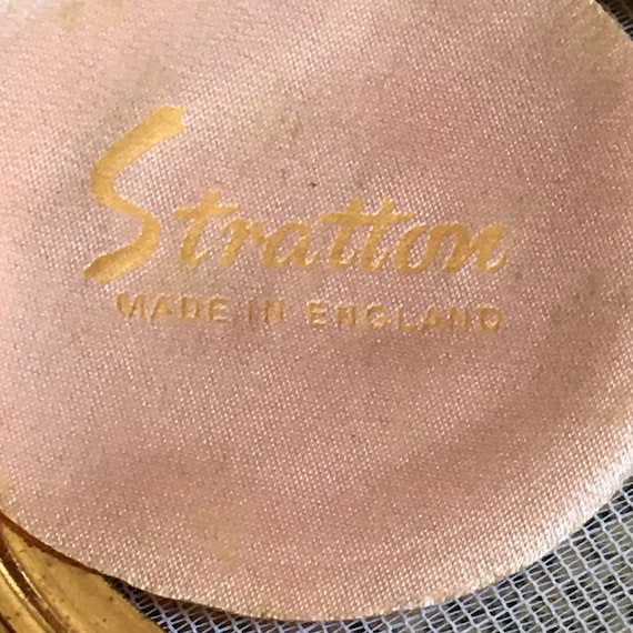ヴィンテージ ストラットン コンパクト イングランド。パウダー