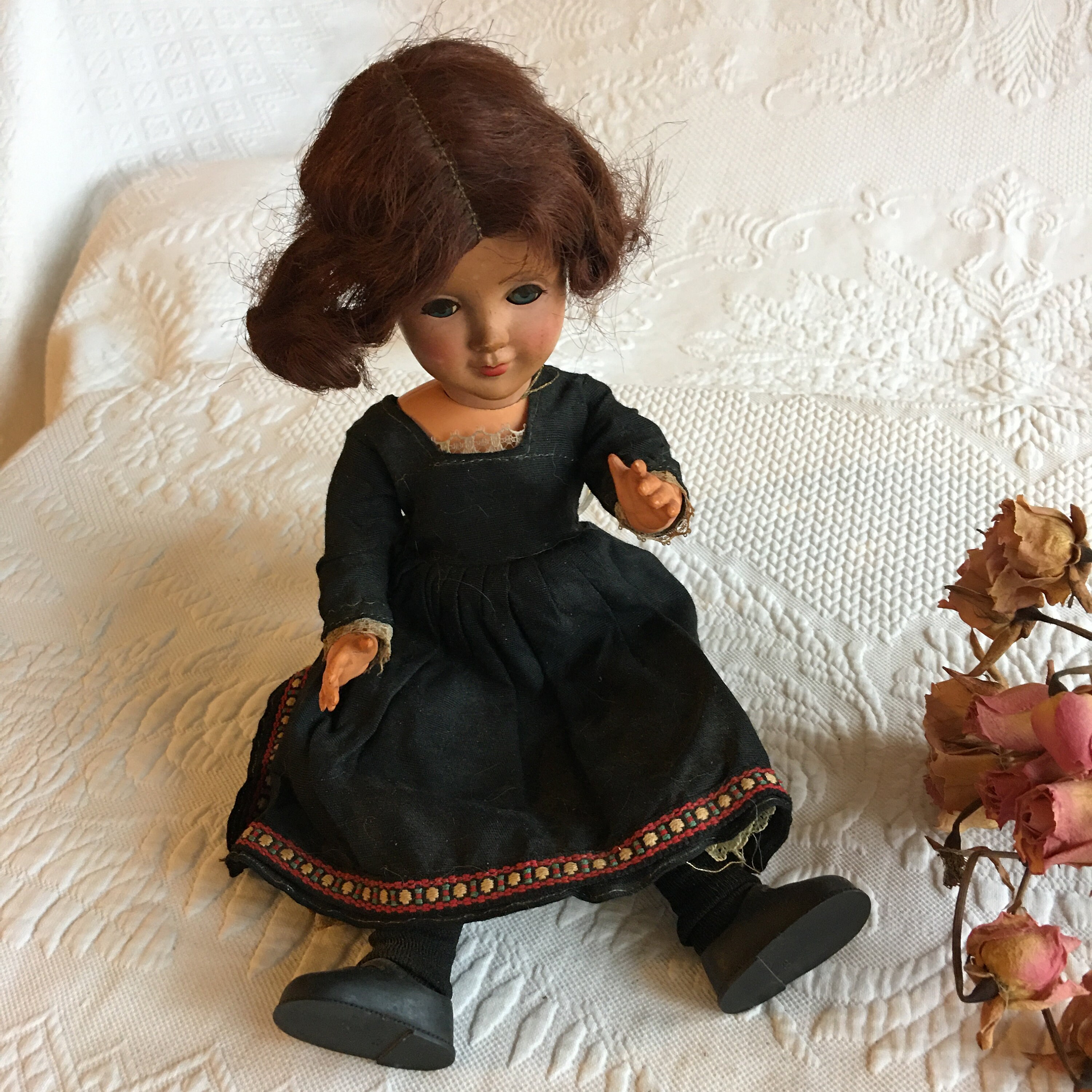 Dolls & Action Figures Doll Vintage Doll with Blinking Eyes Gold