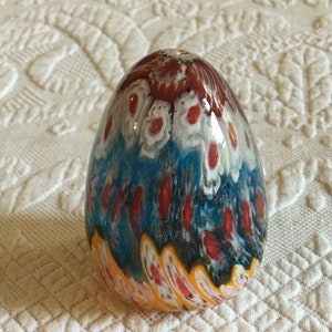 Vintage Art Hand Blown Glass Floral Paperweight. Blue, Red and White Flower Design Egg Shaped Paperweight. Flat Bottom.