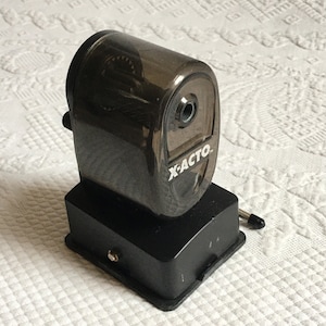 Vintage X-Acto Pencil Sharpener. Tabletop Pencil Sharpener. Hand Crank Sharpener. Locks Down with Suction Cup Onto Table.