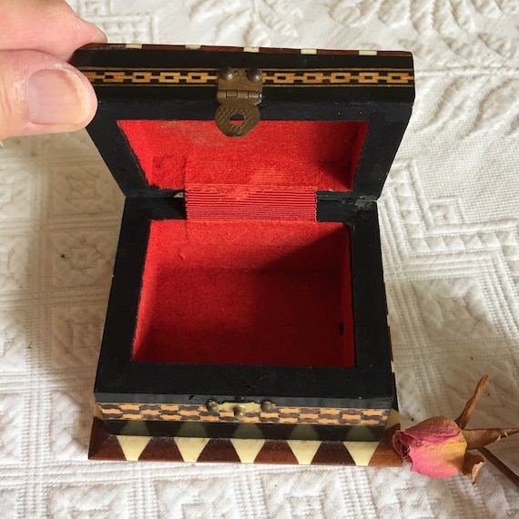 Vintage Inlaid Marquetry Wood Trinket Box. Star D… - image 5