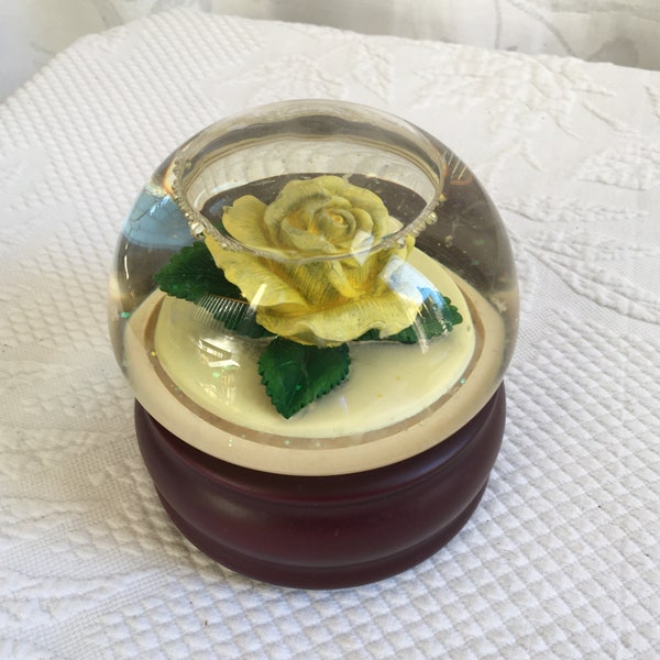 Vintage Music Box, The San Francisco Music Box Company. Water with Floaters, Tune: Yellow Rose of Texas. Faux Wood & Glass with Yellow Rose.