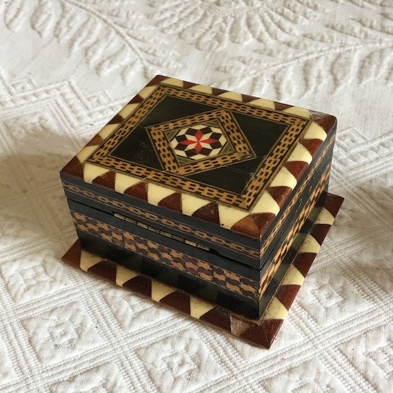 Vintage Inlaid Marquetry Wood Trinket Box. Star D… - image 3