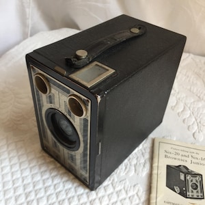 Appareil Photo Ancien Brownie Junior – Six 16 – Vintage – Occasion