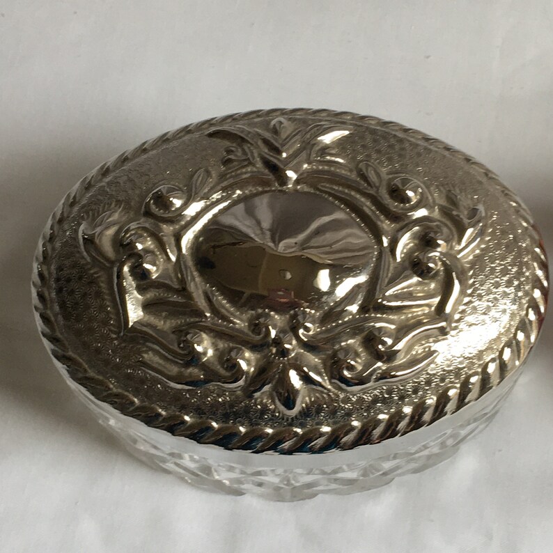 Vintage Silver Plate Embossed Designs and Rope Border. Oval 24 Lead