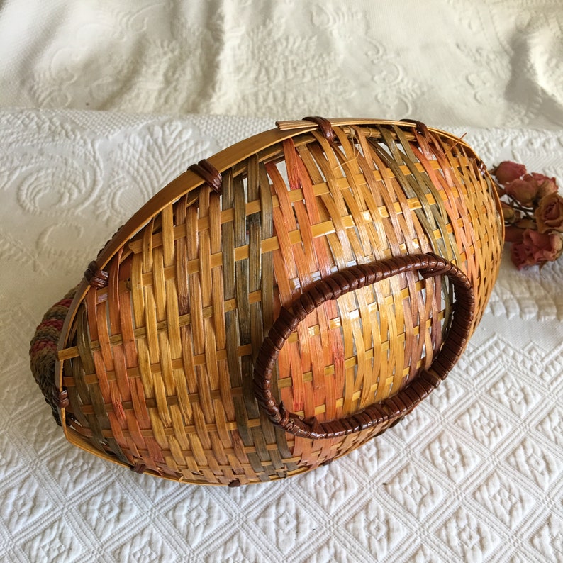 Good for Napkins or Fingertip Towels Vintage Dish Style Basket With top Handle Charming Basket.