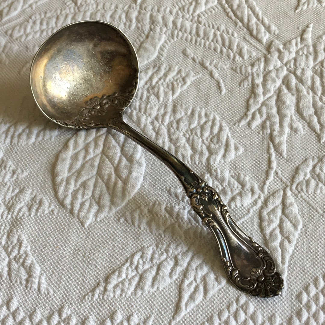 Vintage Silver Plate Gravy Ladle by Wm A Rogers A1 Holiday Gravy Server