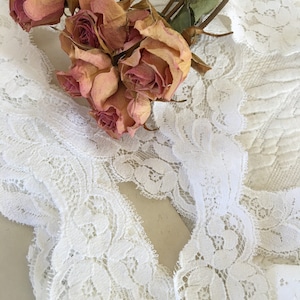 Craft White Leaf and Floral Stretch Lace Trim. 4 Yard 26 Inches Stretch Lace. 2" Wide Stretch Lace Trim.