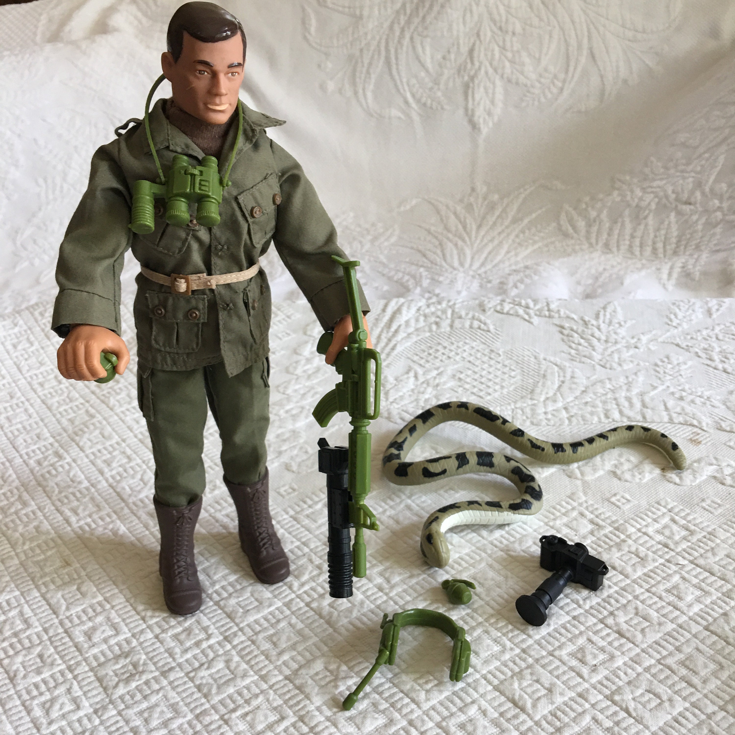 Vintage 1992 12 GI Joe Doll. Brown Hair, Face Scar, Safari Green Outfit, Boots, Snake, Binoculars and Camera. Other Accessories. Check Pic. - Etsy Hong Kong Vintage 1992 12 GI Joe Doll. Brown Hair, Face Scar, Safari Green Outfit, Boots, Snake, Binoculars and Camera. Other Accessories. Check Pic. - Etsy Hong Kong