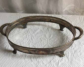 Vintage Anchor Hocking kleine 10-Tonnen- oder 1-Liter-Auflaufform mit versilbertem, vierfüßigem Auflaufformträger. Ideal zum Backen und Servieren.