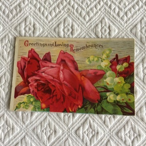 Victoriaanse, Edwardiaanse 1915 Ansichtkaart zonder postzegel. Groeten en liefdevolle herinneringen. Prachtige rode rozen en lelietje-van-dalen.