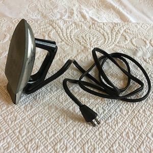 Vintage 1950s Sunny Suzie Girl&#39;s Toy.  Wolverine Supply & Mfg., Co. Pittsburgh, PA. Real Electric Iron. Choose Iron with Cord or Without.