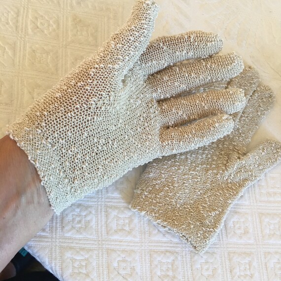 Vintage Creamy White Knobby Crocheted Short Glove… - image 5