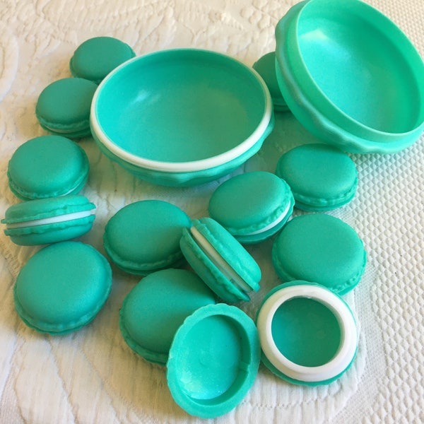 Aqua Macaron Schmuck- und Schmuckbehälter. Ideal als Geschenk oder zur Aufbewahrung. 13 kleine und 1 4 ""Macaron Container."