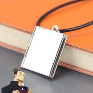 Anime-inspirerat halsband: Justerbart och öppningsbart medaljonghalsband för fans v1
