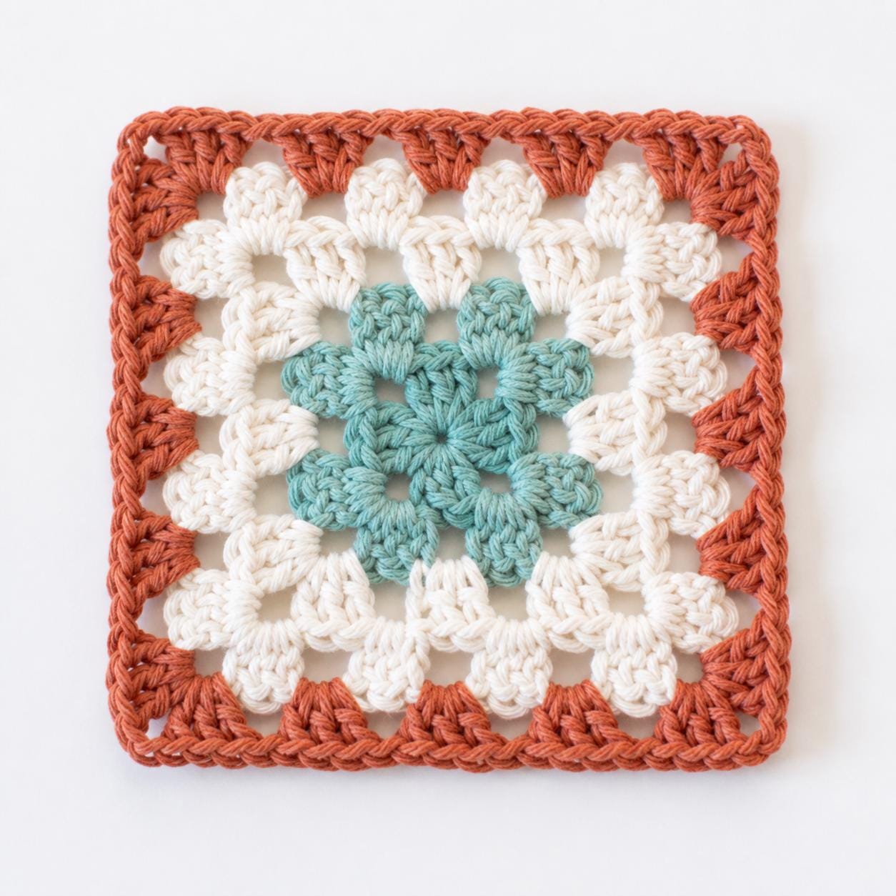Classic Flower Granny Square Motif