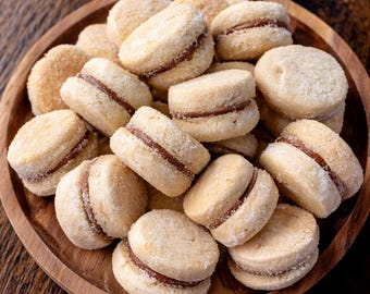 Mini Shortbreads - Guava filling ("Casadinho de goiabada") (2 Bags, 7oz Total)