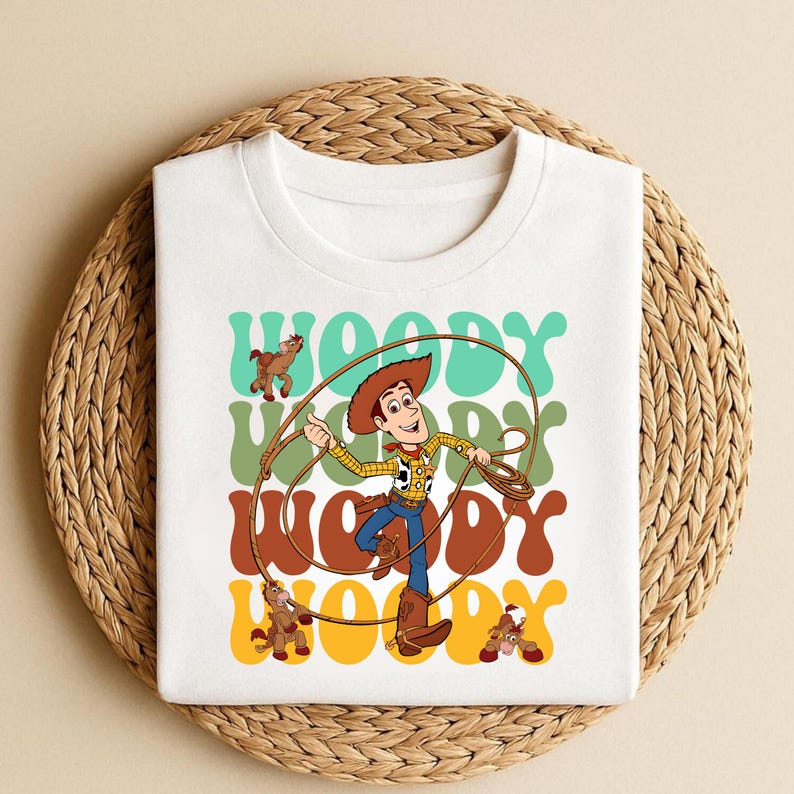 Peut inclure: Ensemble de trois bols gigognes en c&eacute;ramique dans les tons de bleu, vert et blanc. Les bols pr&eacute;sentent un gla&ccedil;age mouchet&eacute; et un design simple et moderne. Le plus grand bol mesure environ 15 cm de diam&egrave;tre.