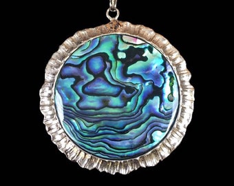 Abalone Inlay | Vintage 1970's | Blue Iridescent | Bottle Cap | Round Pendant | Statement Necklace | FREE Shipping