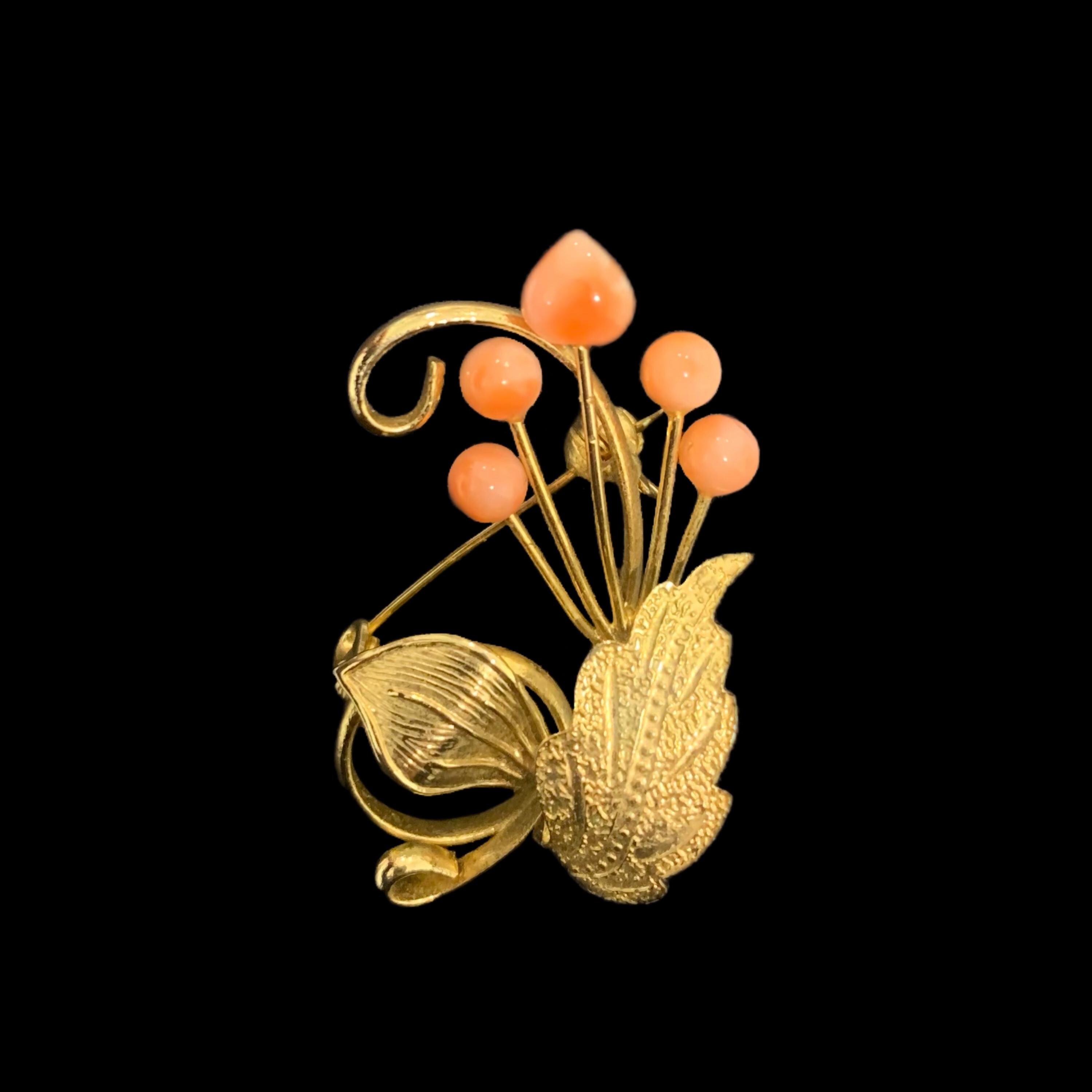 Broche Ancienne En Or Jaune 18 Carats Avec Corail - Branche De Corail Peau D'ange, 14.5g