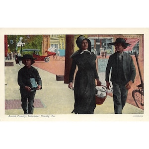 Postkarte Amish Family, Lancaster County, Pennsylvania. Vintage-Postkarte mit weißem Rand, ungepostet 1917-1929