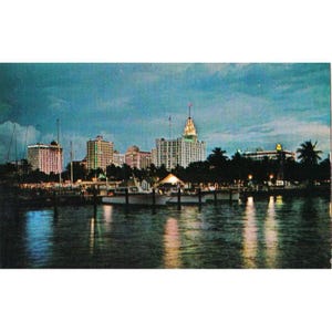 Postkarte Abendstimmung in der Fabelhaften Zauberhaften Stadt Miami, Florida Vintage Chrom Unposted 1939-1970er Jahre