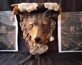 Vintage Resin Wolf Wall Shelf, Rustic Faux Driftwood Head Floating Shelf with Snow, Lodge Cabin Decor, Indoor Wildlife Art, Gift for Nature