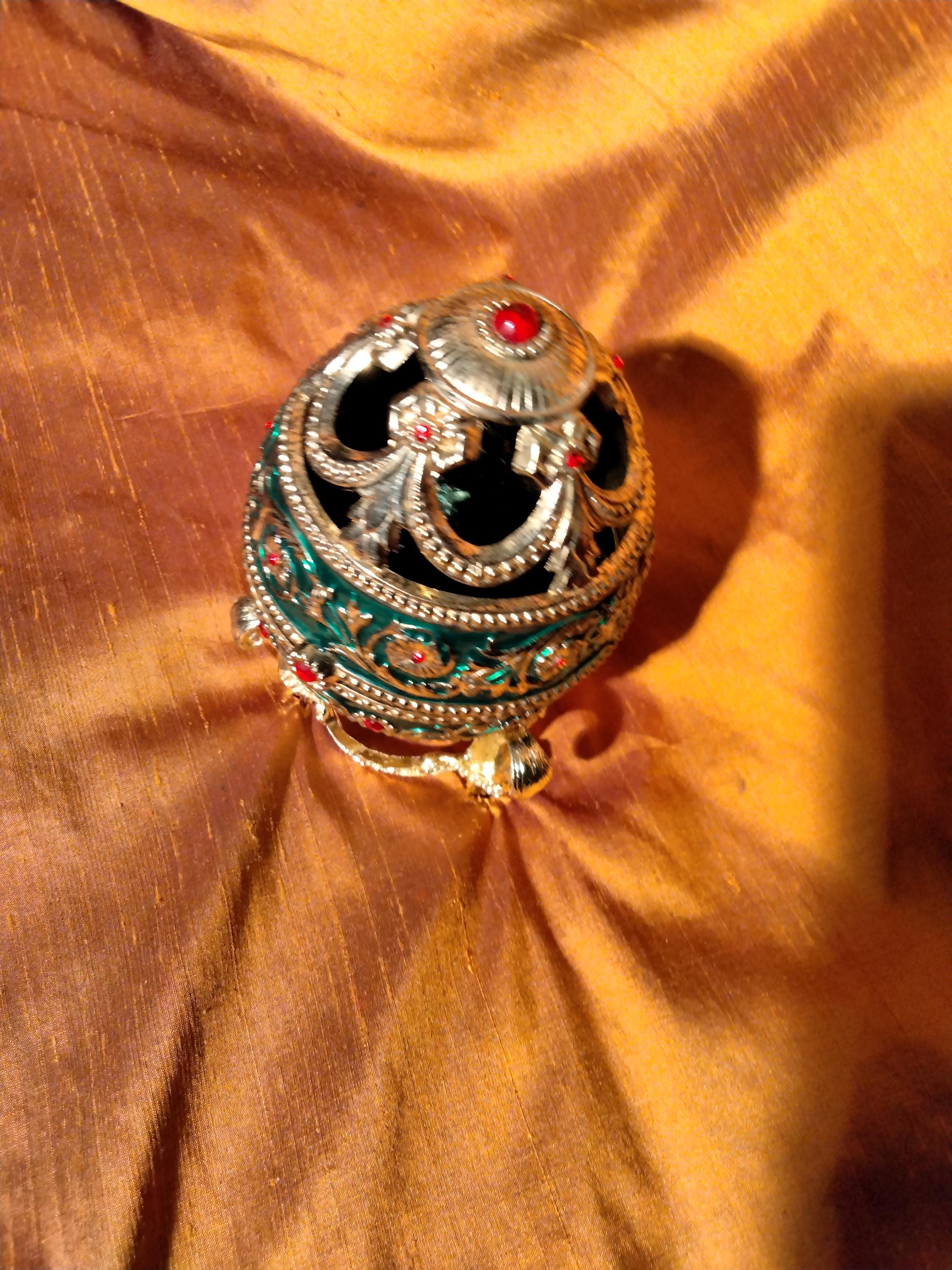 Sankyo Egg Music Box - Etsy