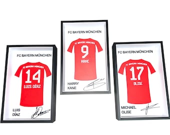 Fútbol - Leyendas - Cuadro decorativo - Trío atacante del FC Bayern Munich - Kane #9, Díaz #14 y Olise #17